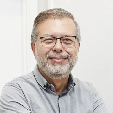 Carlos Pavesio, MD